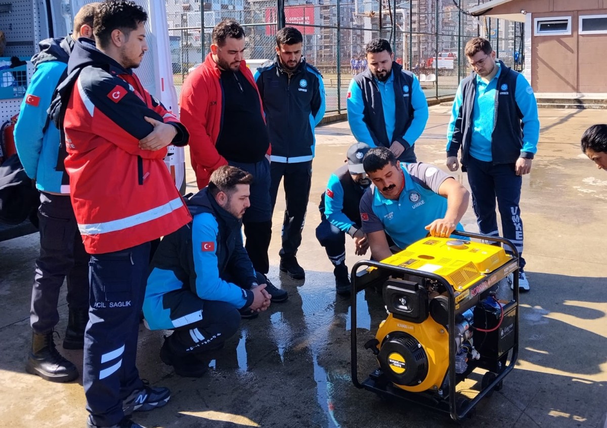 UMKE Personeline Yönelik Acil Müdahale Ünitesi ve EKG Eğitimi Gerçekleştirildi